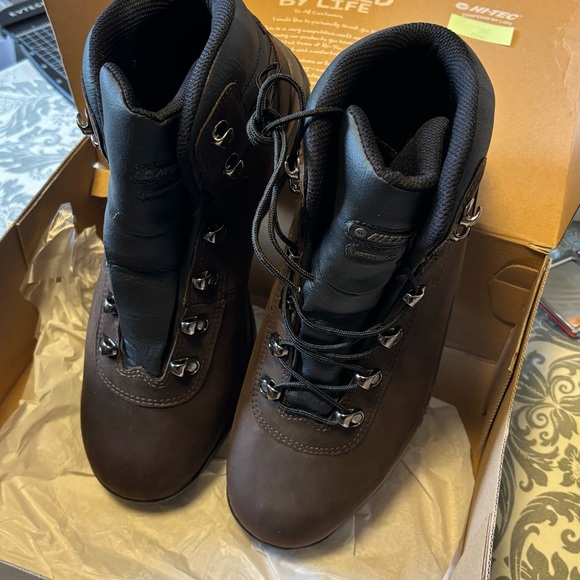 Hi-Tec Men’s Altitude 11W waterproof hiking boot - Brand New main image 5